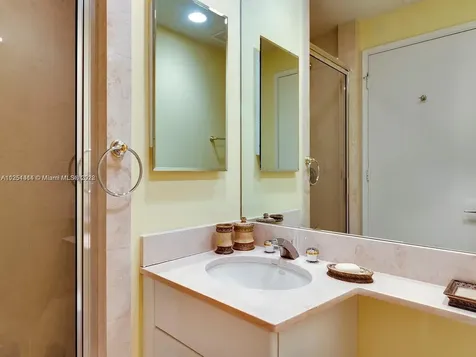 725 Crandon Boulevard Key Biscayne FL 33149