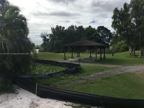Worth Avenue Palm Beach FL 33463