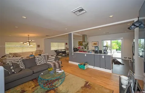 1059 NE 98th Street Miami Shores FL 33138