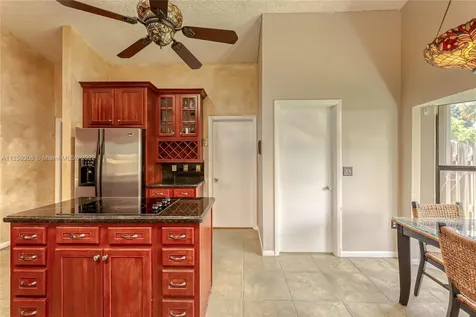 1211 NW 95th Avenue Plantation FL 33322
