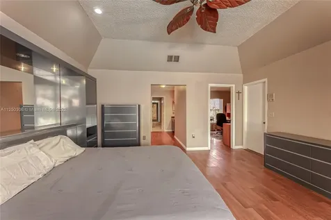 1211 NW 95th Avenue Plantation FL 33322