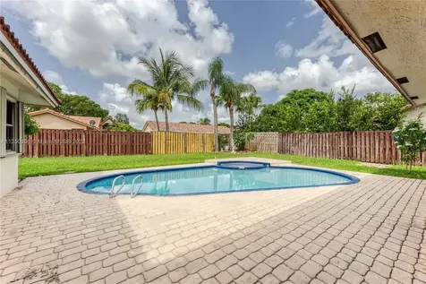 1211 NW 95th Avenue Plantation FL 33322