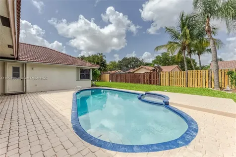 1211 NW 95th Avenue Plantation FL 33322