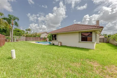 1211 NW 95th Avenue Plantation FL 33322