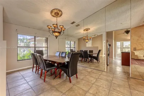 1211 NW 95th Avenue Plantation FL 33322