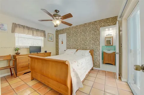 7830 Farragut Street Hollywood FL 33024