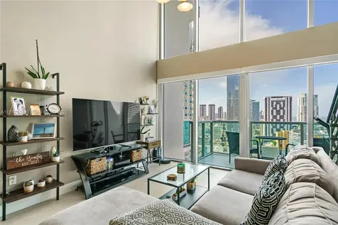 41 SE 5th Street Miami FL 33131