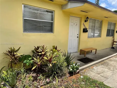 6131 Lincoln Street Hollywood FL 33024