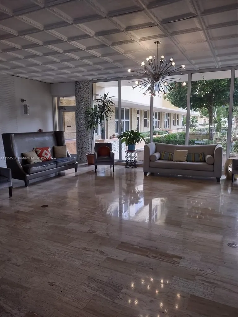4747 Collins Avenue Miami Beach FL 33140