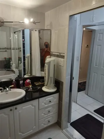 4747 Collins Avenue Miami Beach FL 33140