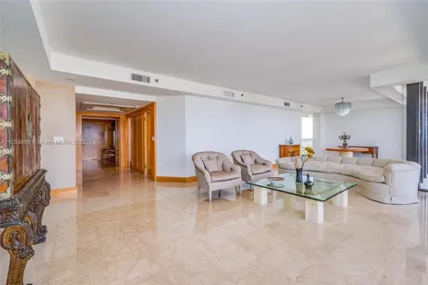 20281 E Country Club Drive Aventura FL 33180