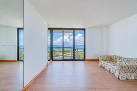 20281 E Country Club Drive Aventura FL 33180