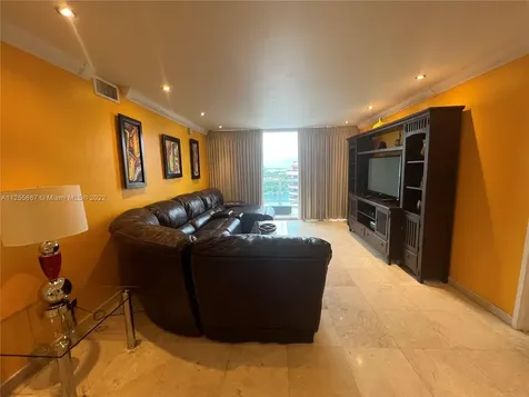 5161 Collins Avenue Miami Beach FL 33140