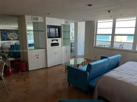 100 Lincoln Road Miami Beach FL 33139