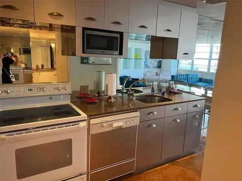 100 Lincoln Road Miami Beach FL 33139