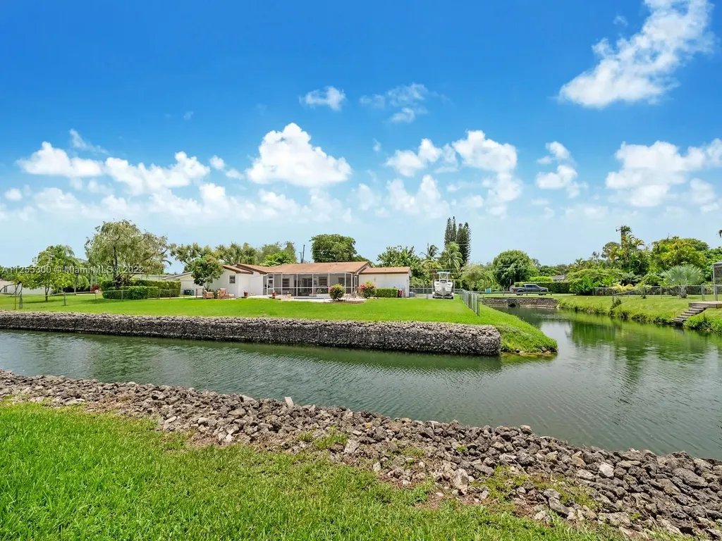 7001 SW 126th Street Pinecrest FL 33156