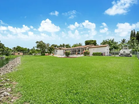 7001 SW 126th Street Pinecrest FL 33156