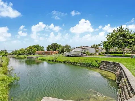 7001 SW 126th Street Pinecrest FL 33156
