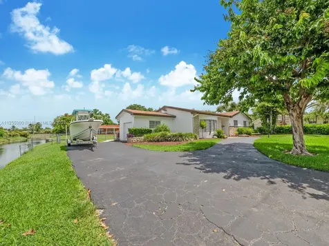 7001 SW 126th Street Pinecrest FL 33156