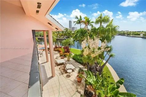 661 Oleander Drive Hallandale Beach FL 33009