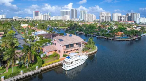 661 Oleander Drive Hallandale Beach FL 33009