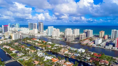 661 Oleander Drive Hallandale Beach FL 33009