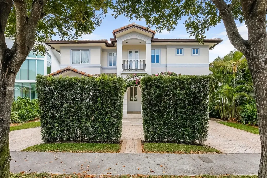 4435 N Bay Road Miami Beach FL 33140