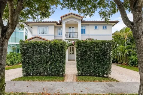 4435 N Bay Road Miami Beach FL 33140
