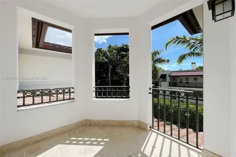 4435 N Bay Road Miami Beach FL 33140