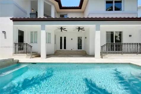 4435 N Bay Road Miami Beach FL 33140