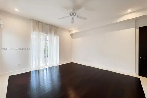 4435 N Bay Road Miami Beach FL 33140