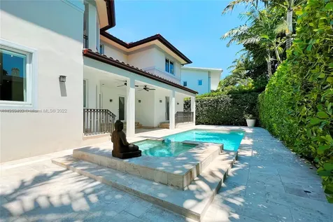4435 N Bay Road Miami Beach FL 33140