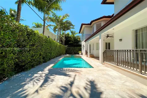 4435 N Bay Road Miami Beach FL 33140