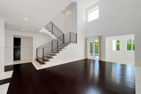 4435 N Bay Road Miami Beach FL 33140