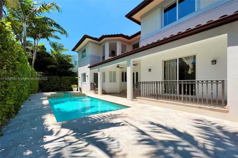 4435 N Bay Road Miami Beach FL 33140