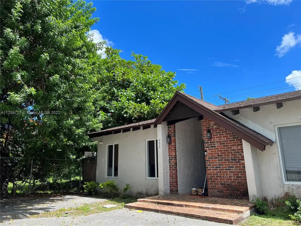 4278 SW 9th Terrace Miami FL 33134
