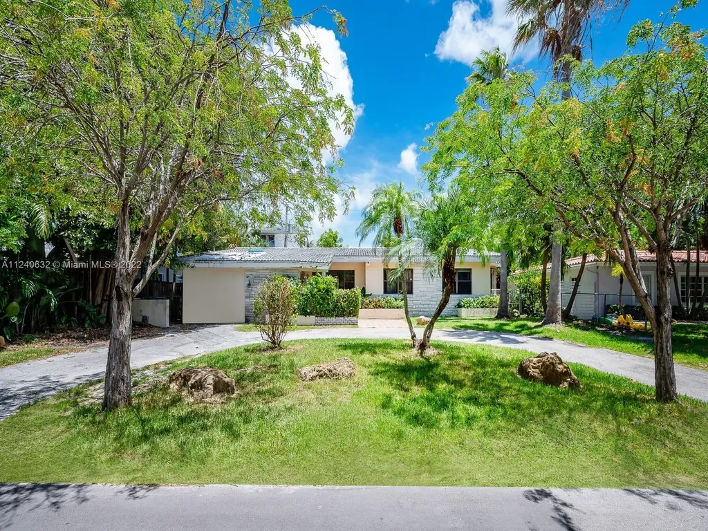 371 W Heather Drive Key Biscayne FL 33149