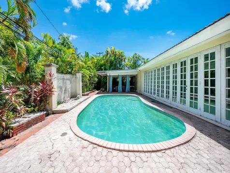 371 W Heather Drive Key Biscayne FL 33149