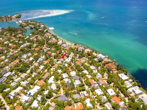 371 W Heather Drive Key Biscayne FL 33149