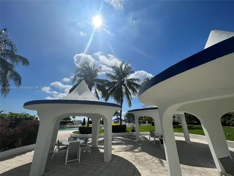5161 Collins Avenue Miami Beach FL 33140