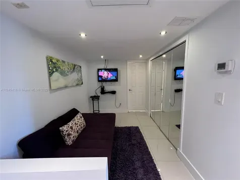 5161 Collins Avenue Miami Beach FL 33140