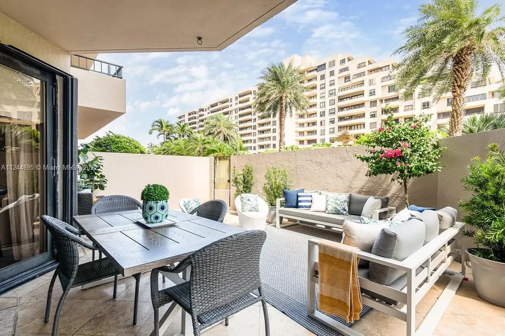 201 Crandon Boulevard Key Biscayne FL 33149