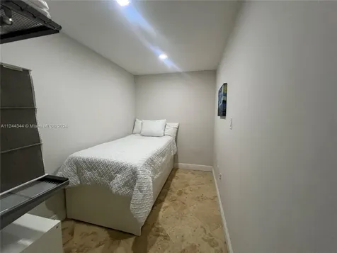 6917 Collins Avenue Miami Beach FL 33141