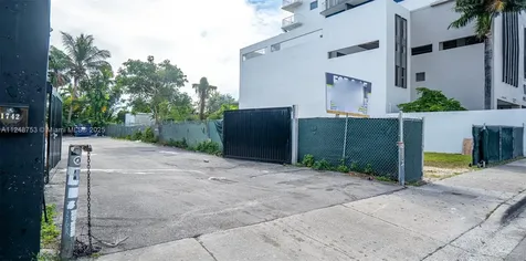 1750 NW 7th Street Miami FL 33125