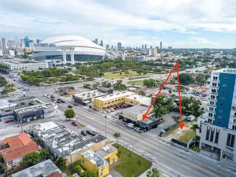 1750 NW 7th Street Miami FL 33125