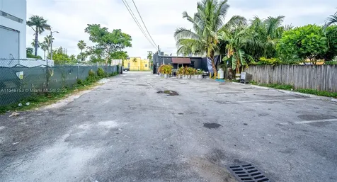 1750 NW 7th Street Miami FL 33125