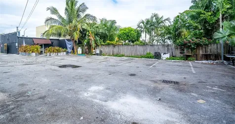 1750 NW 7th Street Miami FL 33125