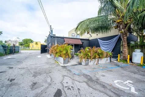 1750 NW 7th Street Miami FL 33125