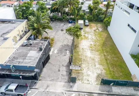 1750 NW 7th Street Miami FL 33125