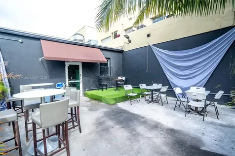 1750 NW 7th Street Miami FL 33125